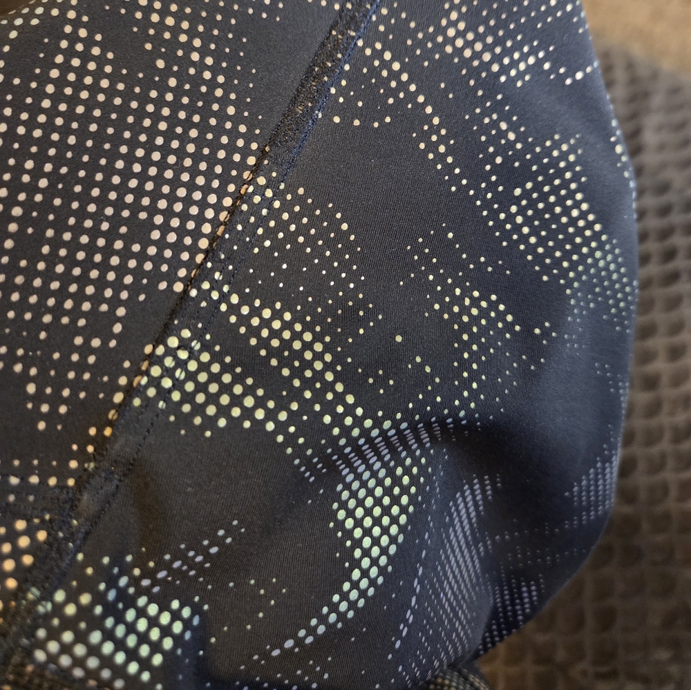 G384. Athleta Lightning Reflective 7/8 Tight in Swirl Reflective Black - Size L - Picture 11 of 12